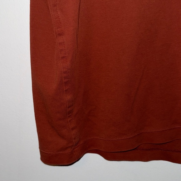 Banana Republic Rust Red T-Shirt - Picture 2 of 3